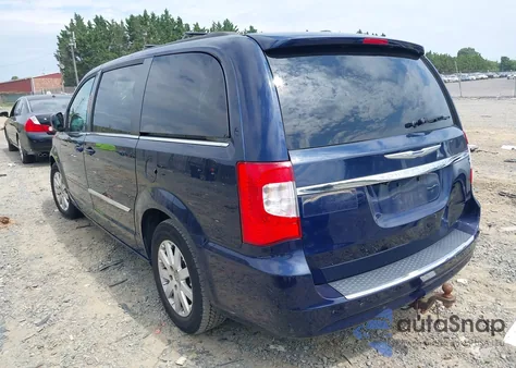 2015 Chrysler Town & Country Touring z USA, uszkodzony, nr VIN 2C4RC1BG4FR610254